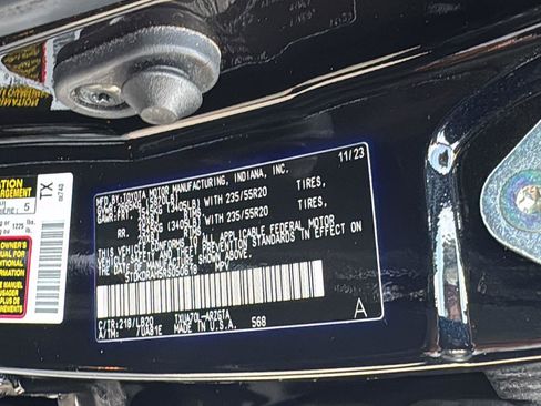 Used 2024 Toyota Highlander Limited image 24