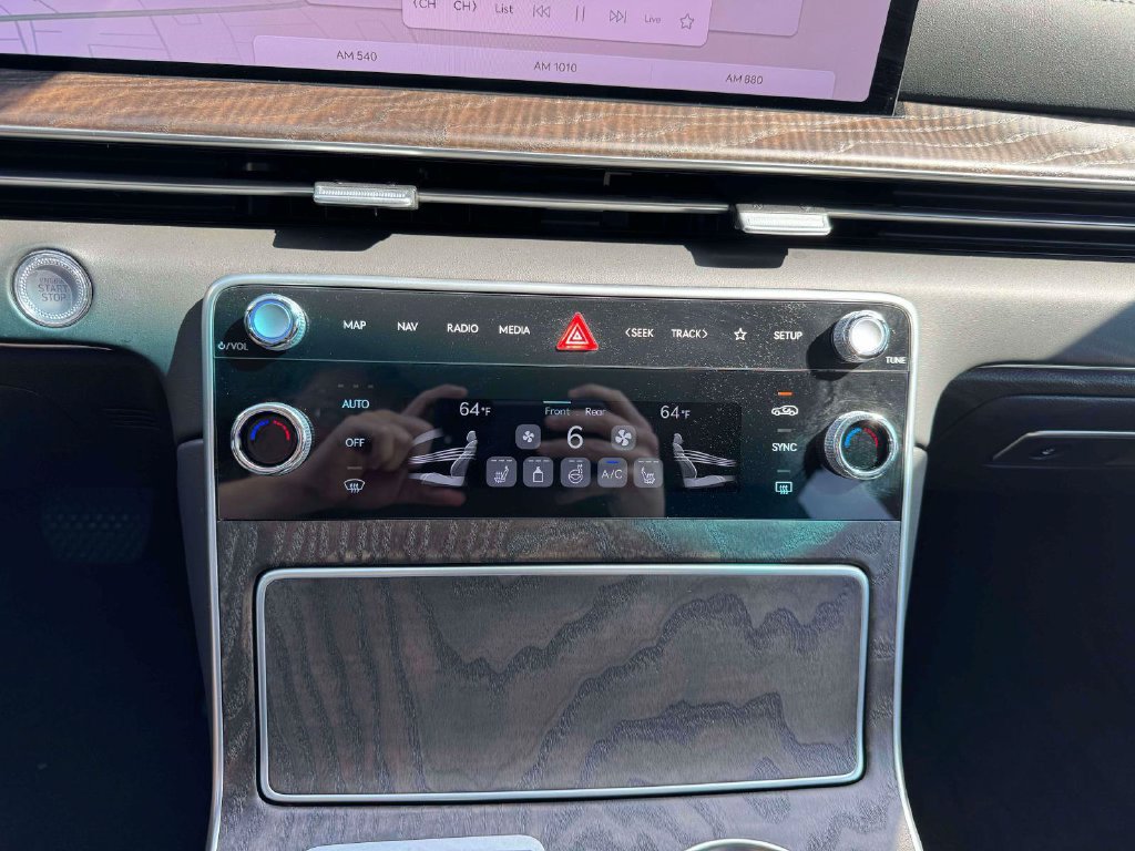 Certified 2025 Genesis GV80 2.5T Select AWD/4WD image 29