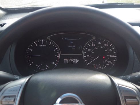 Used 2014 Nissan Altima 2.5 S w/ Sport Value Package image 8