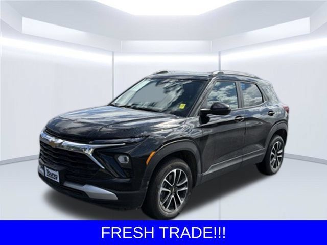 Used 2026 Chevrolet TrailBlazer LT AWD/4WD image 2