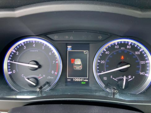 Used 2019 Toyota Highlander Limited Platinum AWD/4WD image 26