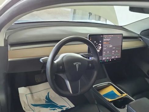 Used 2021 Tesla Model 3 Standard Range Plus RWD image 4