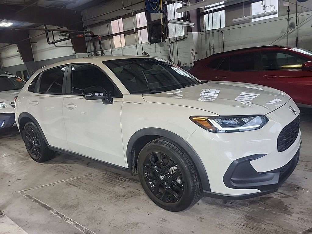Used 2024 Honda HR-V Sport image 3