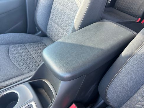 Used 2022 Chevrolet Equinox LT FWD image 24