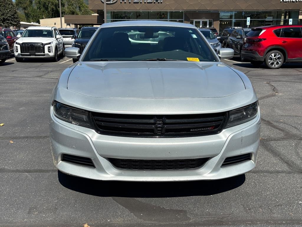 Used 2019 Dodge Charger SXT RWD image 2