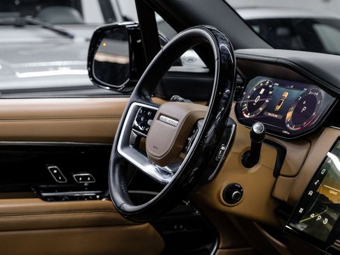 Used 2023 Land Rover Range Rover Autobiography image 24