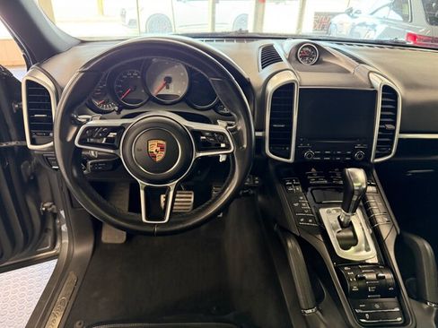 Used 2017 Porsche Cayenne S image 30
