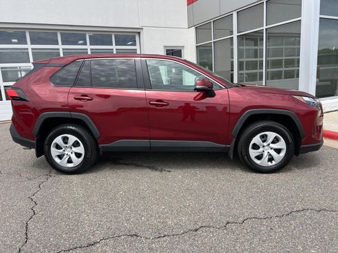 Used 2025 Toyota RAV4 LE AWD/4WD image 16