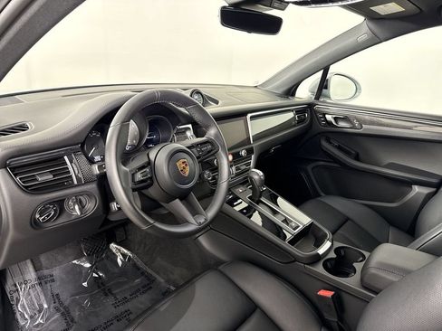 Certified 2026 Porsche Macan S AWD/4WD image 4