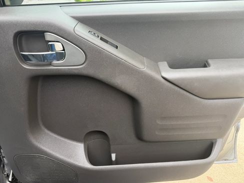 Used 2018 Nissan Frontier PRO-4X image 8