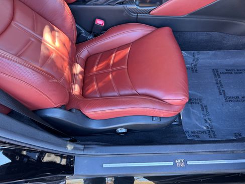 Used 2024 Nissan GT-R Premium w/ Premium Interior Package image 62