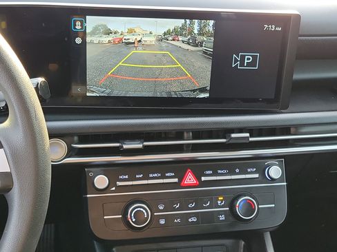 Certified 2025 Hyundai Tucson SE image 12