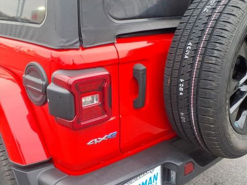 Used 2022 Jeep Wrangler Unlimited Sahara image 9