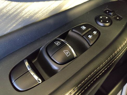 Used 2018 Nissan Murano SL image 27