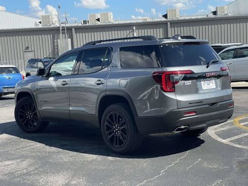 Used 2022 GMC Acadia SLE w/ Driver Convenience Package FWD image 6