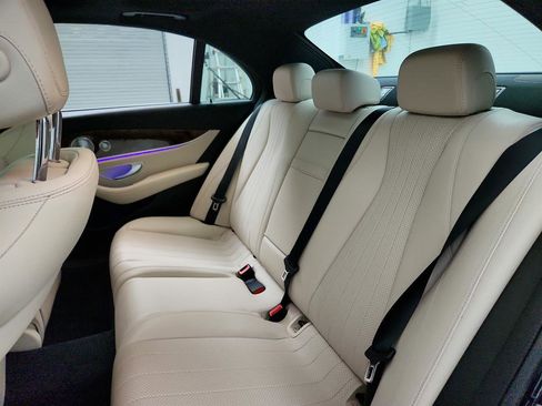 Used 2018 Mercedes-Benz E 300 4MATIC w/ Premium 2 Package image 25