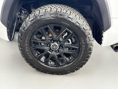 Used 2024 Toyota Tundra Limited AWD/4WD image 9