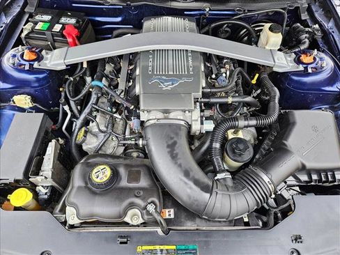 Used 2010 Ford Mustang GT Premium image 20