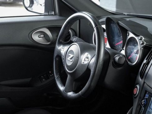 Used 2020 Nissan 370Z Coupe image 13