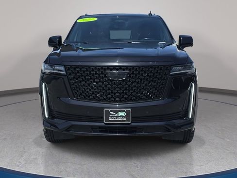 Used 2022 Cadillac Escalade Premium Luxury image 3