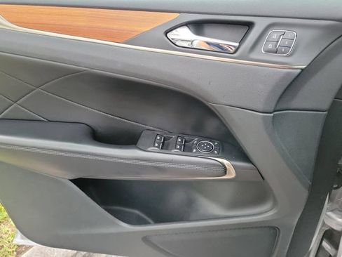 Used 2017 Lincoln MKC Select w/ Select Plus Package FWD image 16