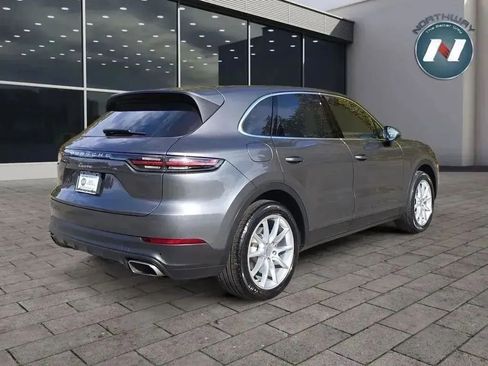 Used 2022 Porsche Cayenne Platinum Edition image 5