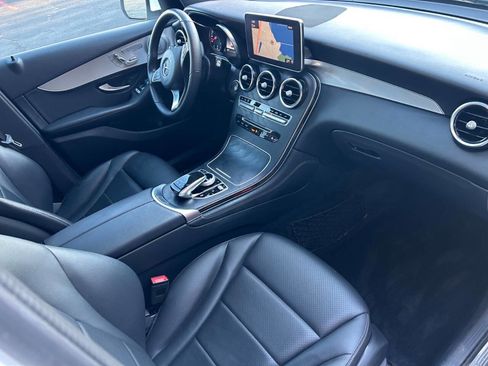 Used 2019 Mercedes-Benz GLC 300 4MATIC w/ Multimedia Package image 7