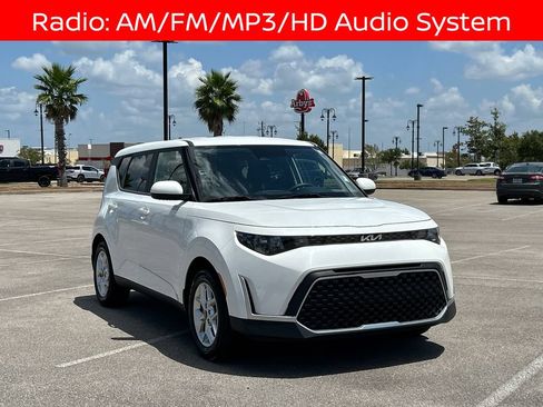 Used 2024 Kia Soul LX w/ Option Group 015 FWD image 9