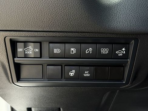 Used 2024 Toyota Tundra Limited AWD/4WD image 25