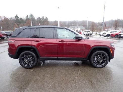 New 2025 Jeep Grand Cherokee Limited image 7