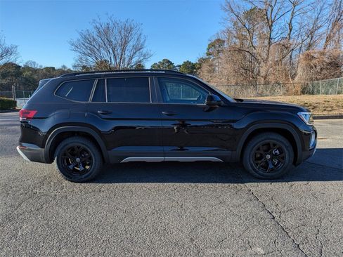 New 2024 Volkswagen Atlas Peak Edition SEL image 3