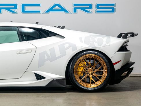 Used 2015 Lamborghini Huracan LP 610-4 image 15