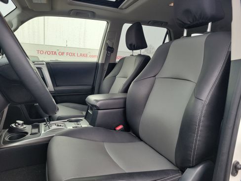 Used 2022 Toyota 4Runner SR5 Premium w/ Moonroof Package image 16