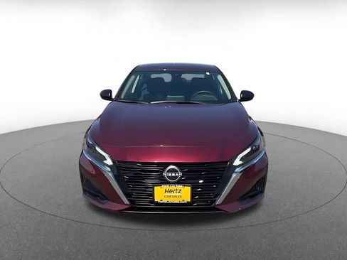Used 2025 Nissan Altima 2.5 SV FWD image 4