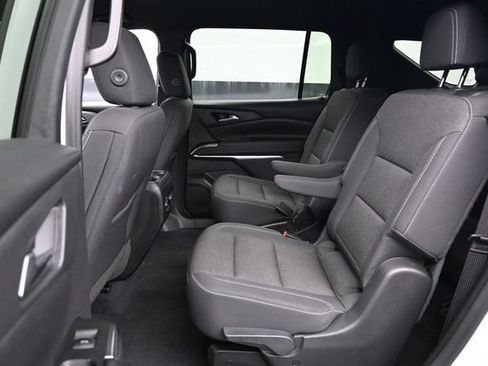 Used 2024 Chevrolet Traverse LT AWD/4WD image 25