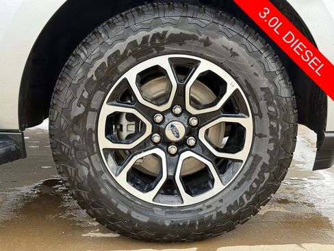 Used 2024 Ford Expedition Max XLT image 9