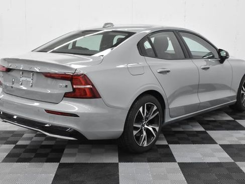 Used 2025 Volvo S60 B5 Core image 5