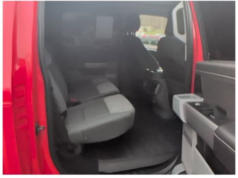 Used 2024 Ford F250 XLT w/ Black Appearance Package image 6