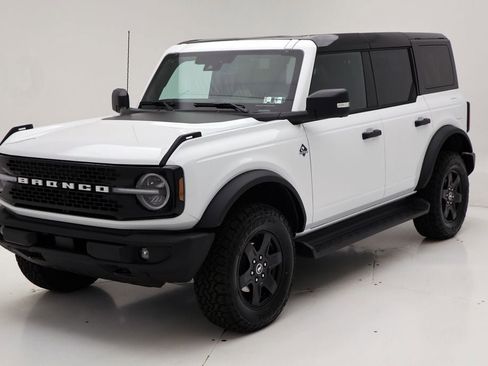 New 2025 Ford Bronco Outer Banks image 2