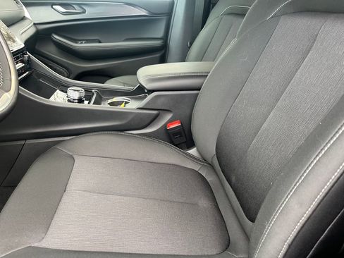 New 2025 Jeep Grand Cherokee Laredo X w/ Luxury Tech Group I image 15