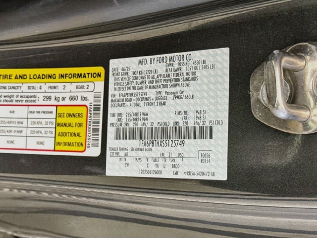 Used 2025 Ford Mustang Premium RWD image 31