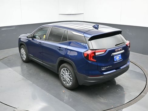 Used 2022 GMC Terrain SLE image 47