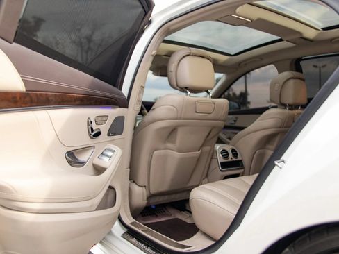 Used 2019 Mercedes-Benz S 560 Sedan w/ AMG Line Exterior image 29
