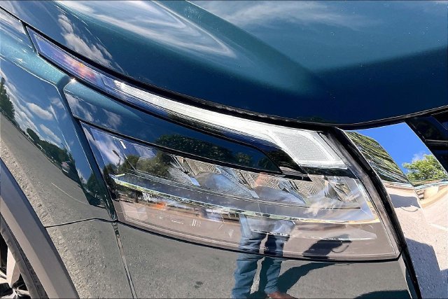 Certified 2024 Nissan Pathfinder Platinum w/ Cargo Package FWD image 28