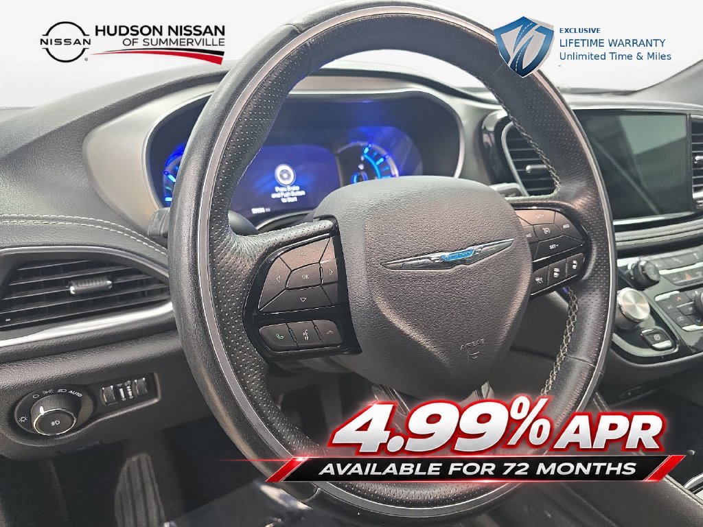 Used 2021 Chrysler Pacifica Limited w/ Uconnect Theater Family Group FWD image 17