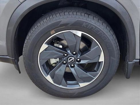 Used 2024 Nissan Rogue SV w/ SV Premium Package image 22