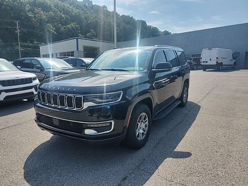 Used 2022 Jeep Wagoneer Series I AWD/4WD image 3