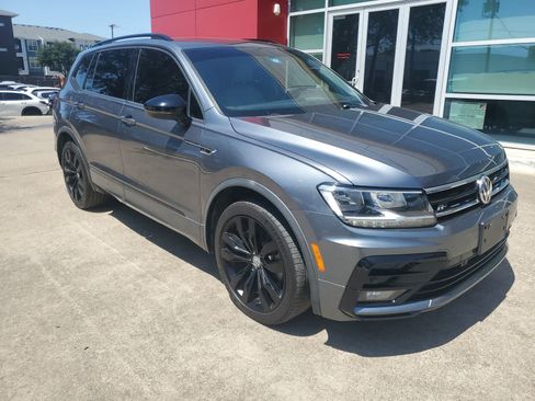 Used 2021 Volkswagen Tiguan SE R-Line FWD image 9