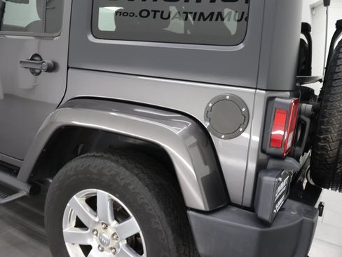 Used 2017 Jeep Wrangler Unlimited Sahara w/ Connectivity Group AWD/4WD image 26
