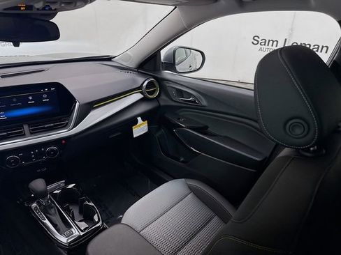 New 2026 Chevrolet Trax LT w/ Sunroof Package image 24